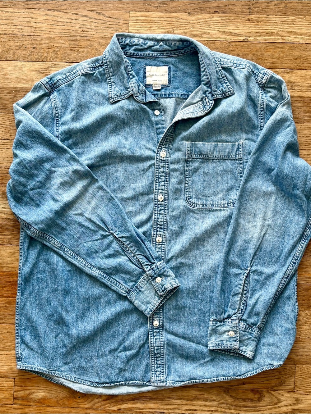 American Eagle 100% Cotton Light Blue Denim Button-Up Shirt Women’s Size XL